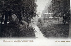 12820 Gezicht op de Westbuitensingel in het Plantsoen-Zuid te Amersfoort uit het oosten; met links het Beukenlaantje en ...